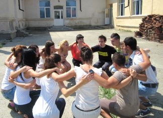 Proiect de dezvoltare personala pentru adolescenti – THINK AHEAD