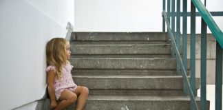 In Mures, viitoarele mame sunt fotografiate, pentru a se preveni abandonul maternal