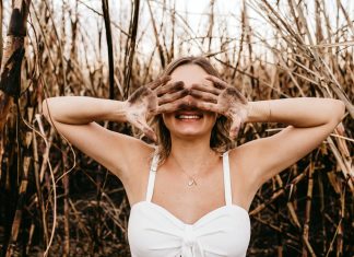 162 Citate Despre Zambet pline de adevar