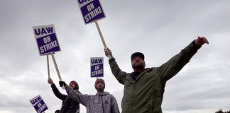 Muncitorii americani s-au indoit cu cel mai mare val de greve din ultimele decenii